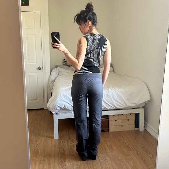 Lululemon tech pants - Picture 3 of 7